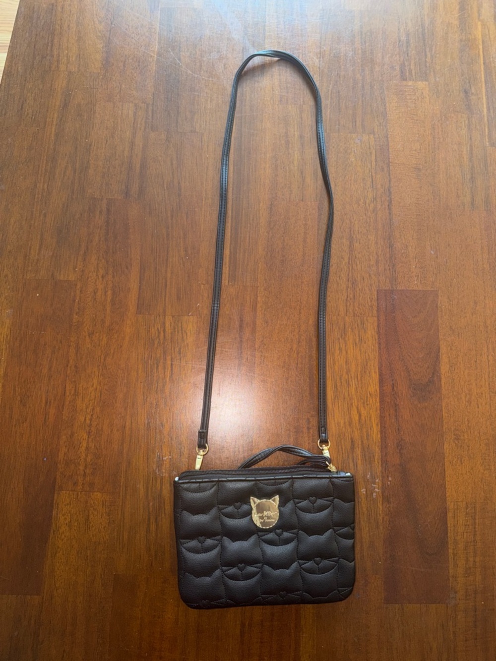 Luv Betsy by Betsey Johnson ladies small black quilted cat crossbody purse.